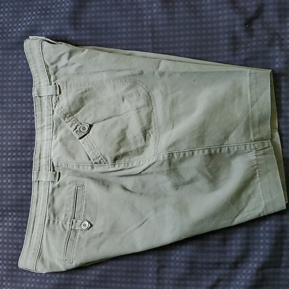 Lee, greenish grey, stretch, shorts, size 18 medium